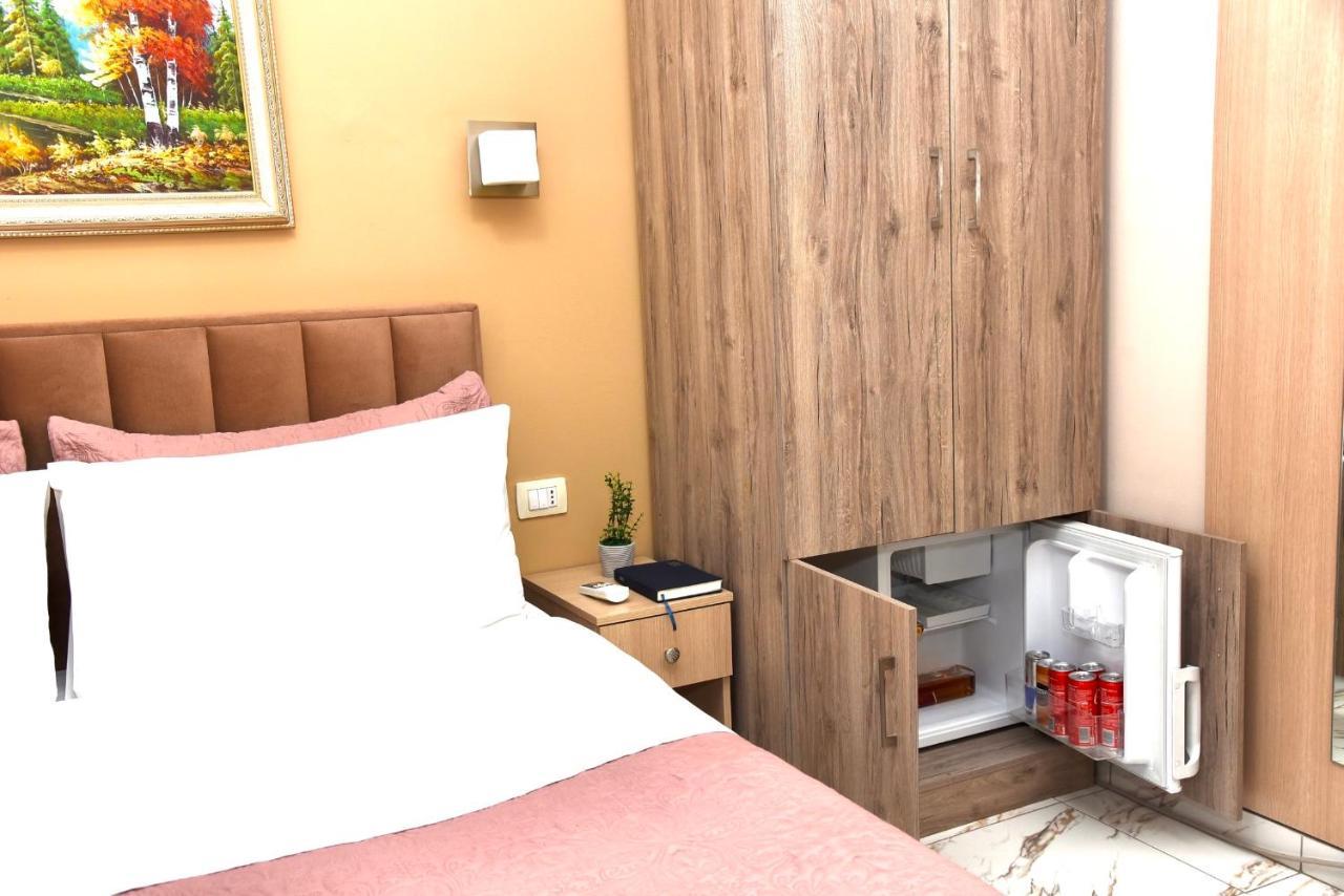 Centrum Hotel ティラナ エクステリア 写真